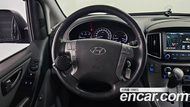 Hyundai Starex 2017 — photo 19