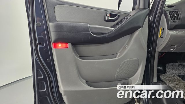Hyundai Starex 2017 — photo 14