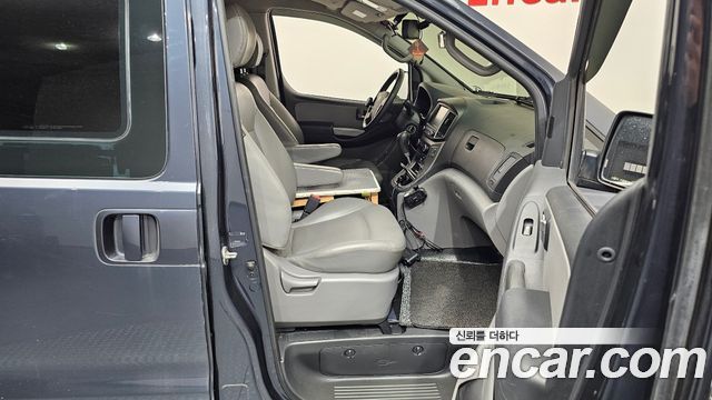 Hyundai Starex 2017 — photo 16