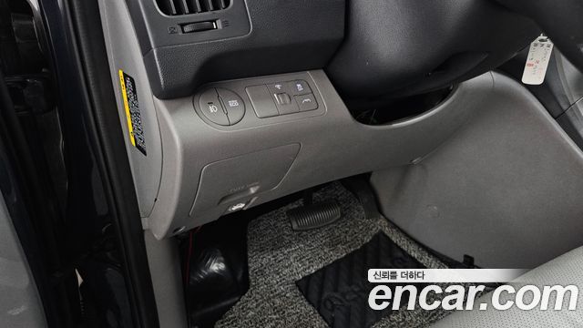 Hyundai Starex 2017 — photo 29
