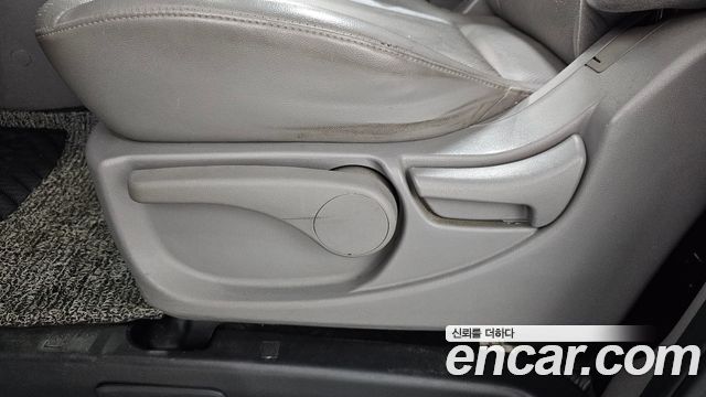 Hyundai Starex 2017 — photo 30