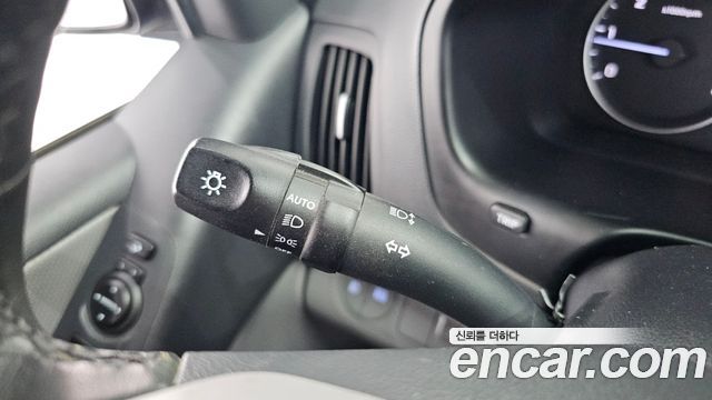 Hyundai Starex 2017 — photo 32