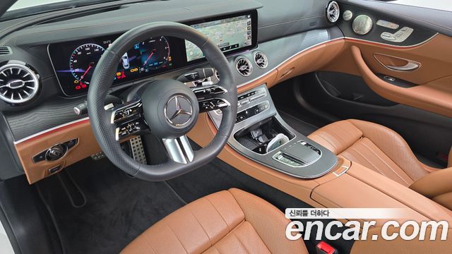 Mercedes-Benz E-Class 2023 — photo 10