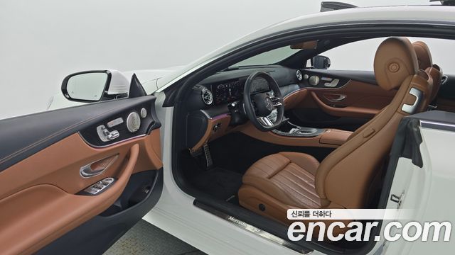 Mercedes-Benz E-Class 2023 — photo 13