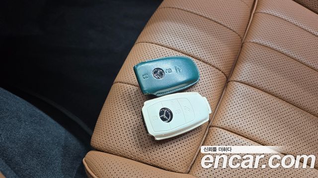 Mercedes-Benz E-Class 2023 — photo 21