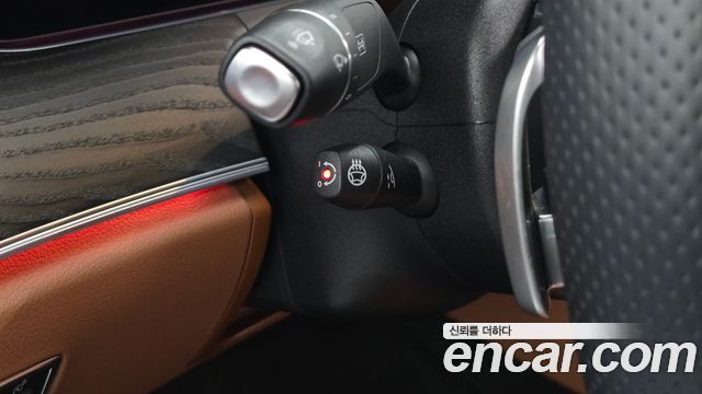Mercedes-Benz E-Class 2023 — photo 22