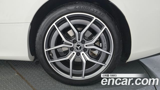 Mercedes-Benz E-Class 2023 — photo 7