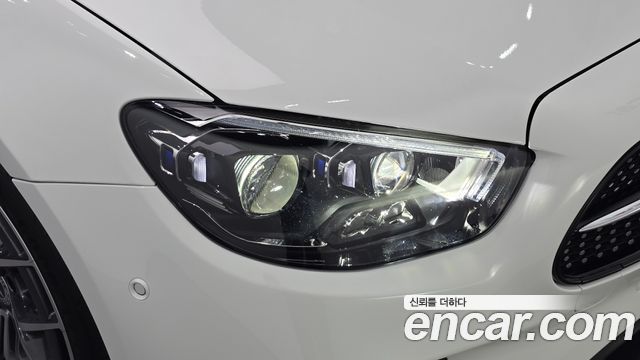 Mercedes-Benz E-Class 2023 — photo 8
