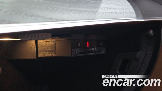 Mercedes-Benz E-Class 2023 — photo 31