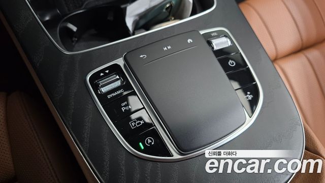 Mercedes-Benz E-Class 2023 — photo 32