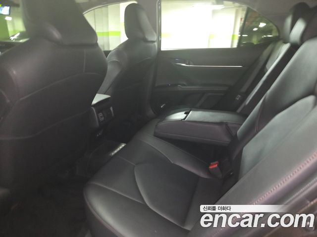 Toyota Camry 2019 — photo 12