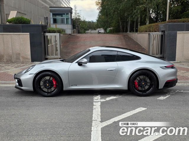 Porsche 911 2023 — photo 11