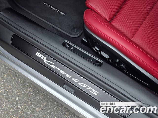 Porsche 911 2023 — photo 19