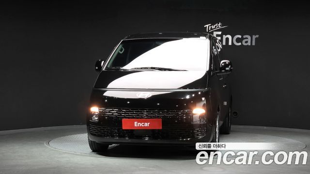 Hyundai Staria 2025 — photo 3