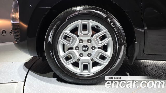 Hyundai Staria 2025 — photo 5