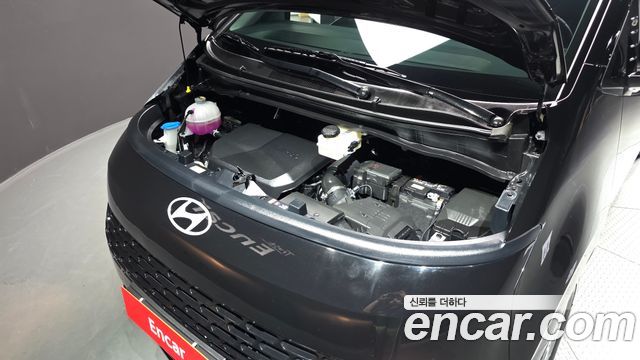Hyundai Staria 2025 — photo 6