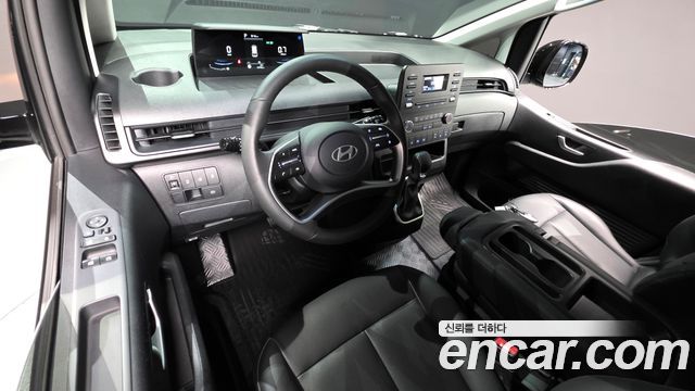 Hyundai Staria 2025 — photo 7