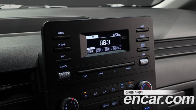 Hyundai Staria 2025 — photo 14