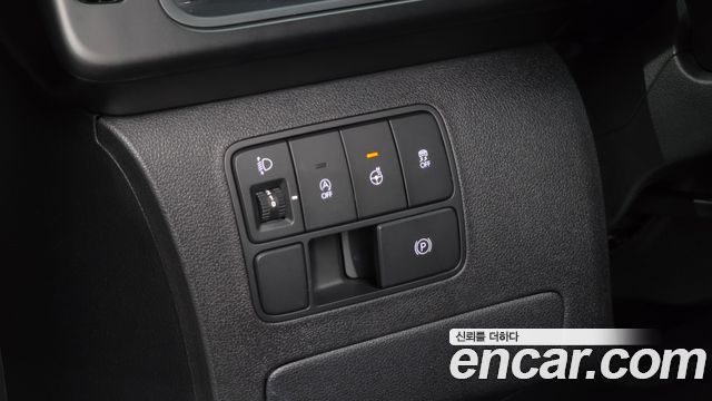 Hyundai Staria 2025 — photo 15