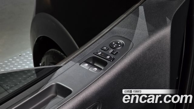 Hyundai Staria 2025 — photo 16