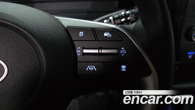 Hyundai Staria 2025 — photo 17