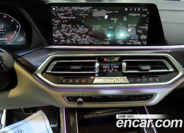 BMW X5 2022 — photo 11