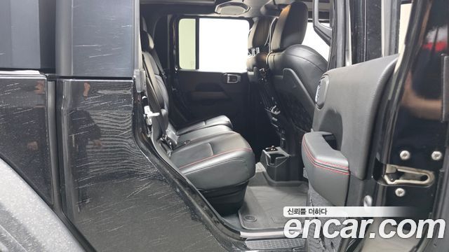 Jeep Gladiator 2022 — photo 17
