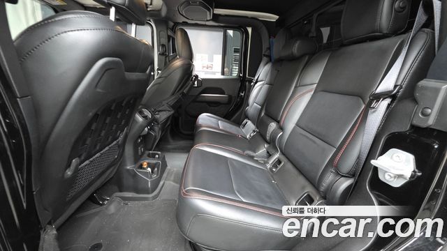 Jeep Gladiator 2022 — photo 18