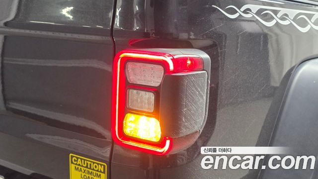 Jeep Gladiator 2022 — photo 9