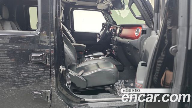 Jeep Gladiator 2022 — photo 16