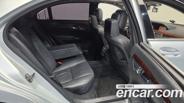 Mercedes-Benz S-Class 2008 — photo 12