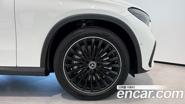 Mercedes-Benz GLC-Class 2026 — photo 5