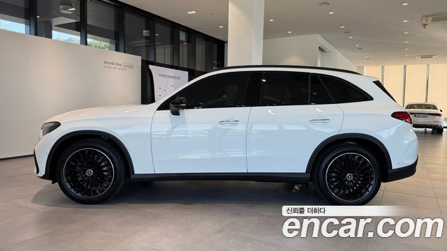 Mercedes-Benz GLC-Class 2026 — photo 8