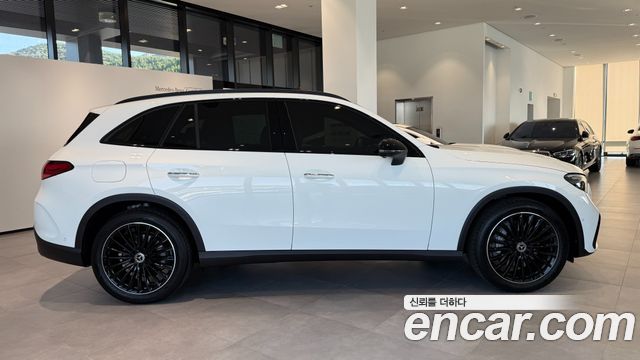 Mercedes-Benz GLC-Class 2026 — photo 9