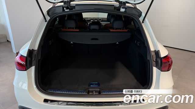 Mercedes-Benz GLC-Class 2026 — photo 10