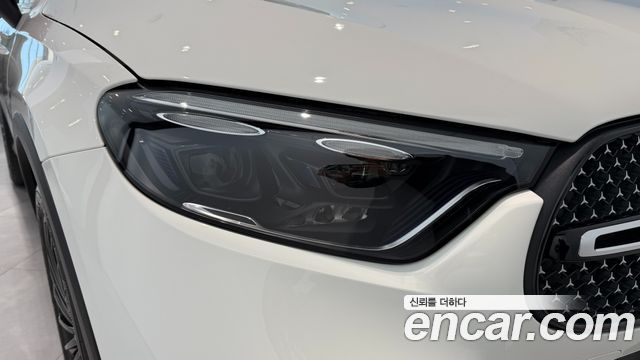 Mercedes-Benz GLC-Class 2026 — photo 11