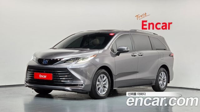 Toyota Sienna 2024 — photo 1