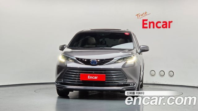 Toyota Sienna 2024 — photo 3