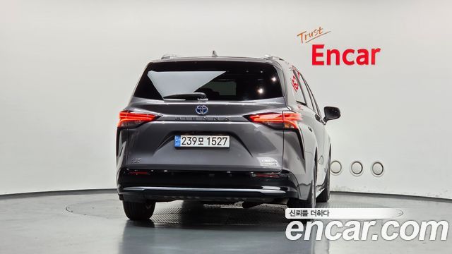 Toyota Sienna 2024 — photo 4