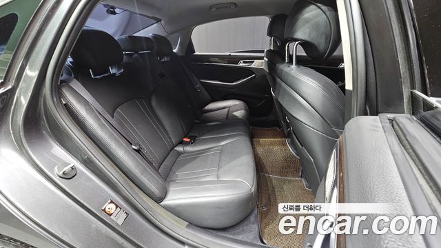 Genesis G80 2018 — photo 11