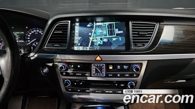 Genesis G80 2018 — photo 15