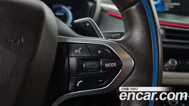 BMW i8 2015 — photo 17