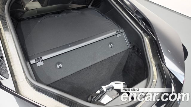 BMW i8 2015 — photo 19