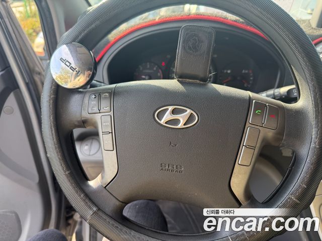 Hyundai Starex 2012 — photo 8