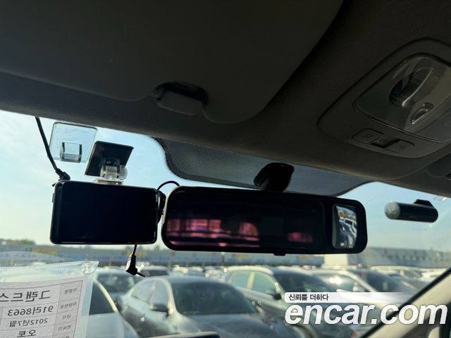 Hyundai Starex 2012 — photo 16