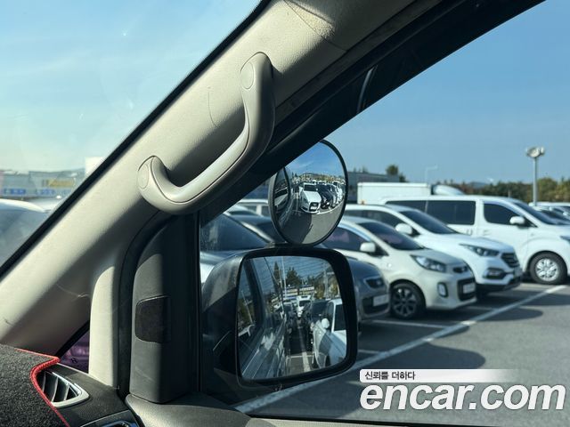 Hyundai Starex 2012 — photo 17