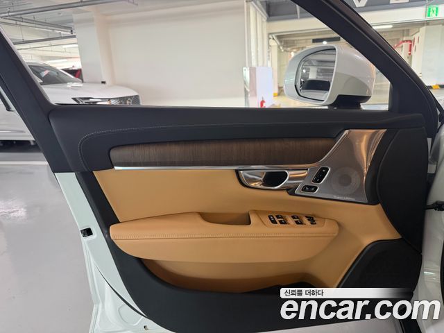 Volvo V90 2025 — photo 12