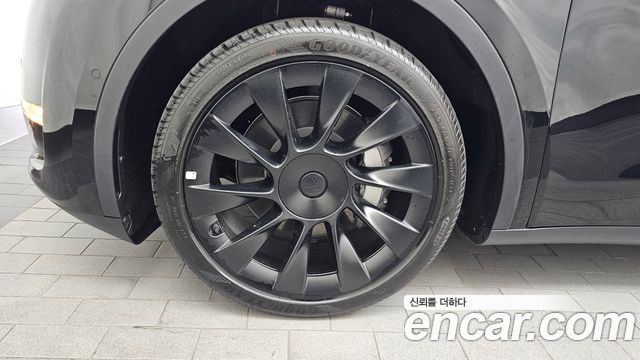 Tesla Model Y 2022 — photo 5