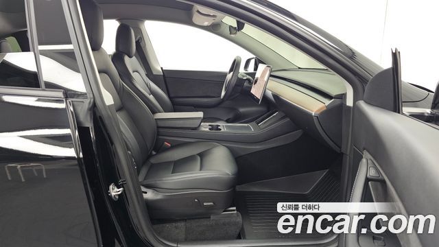 Tesla Model Y 2022 — photo 18