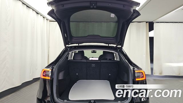 Tesla Model Y 2022 — photo 26